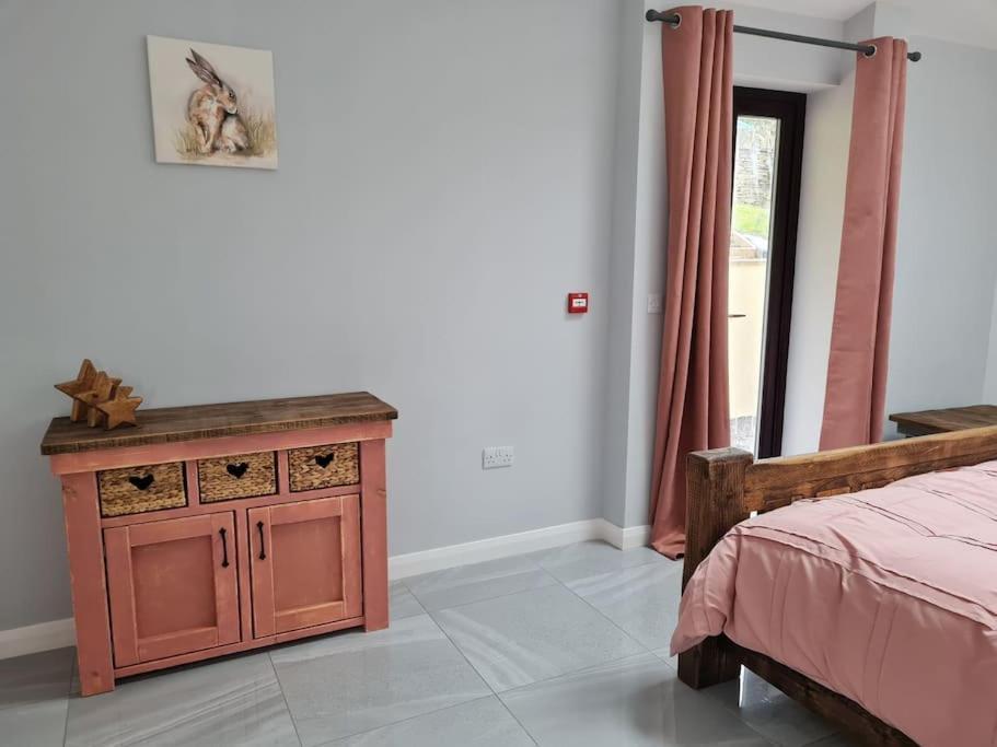 The Old Mountain Stables Caerllwyn Ganol Farm Apartment Newport  Room photo